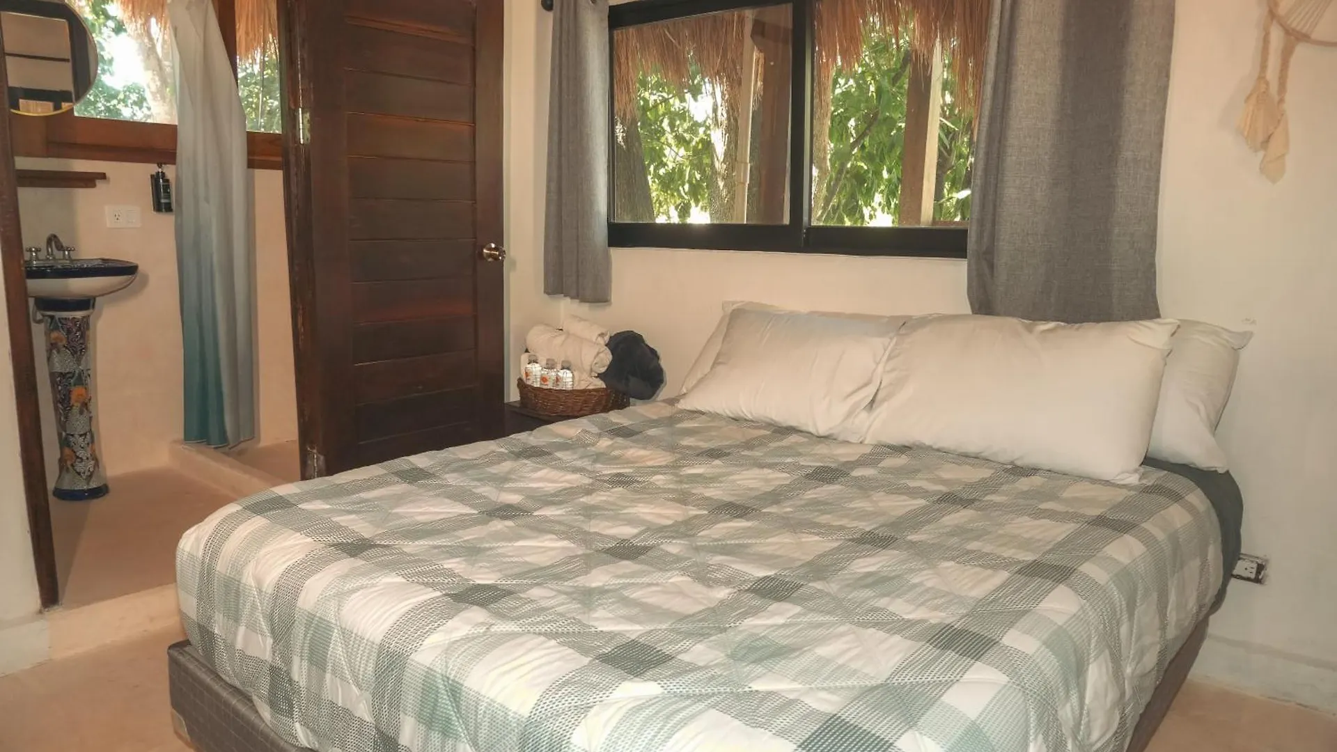 Baawe Bacalar Hotel